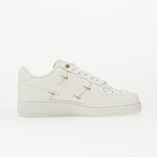NIKE AIR FORCE 1 METALLIC GOLD