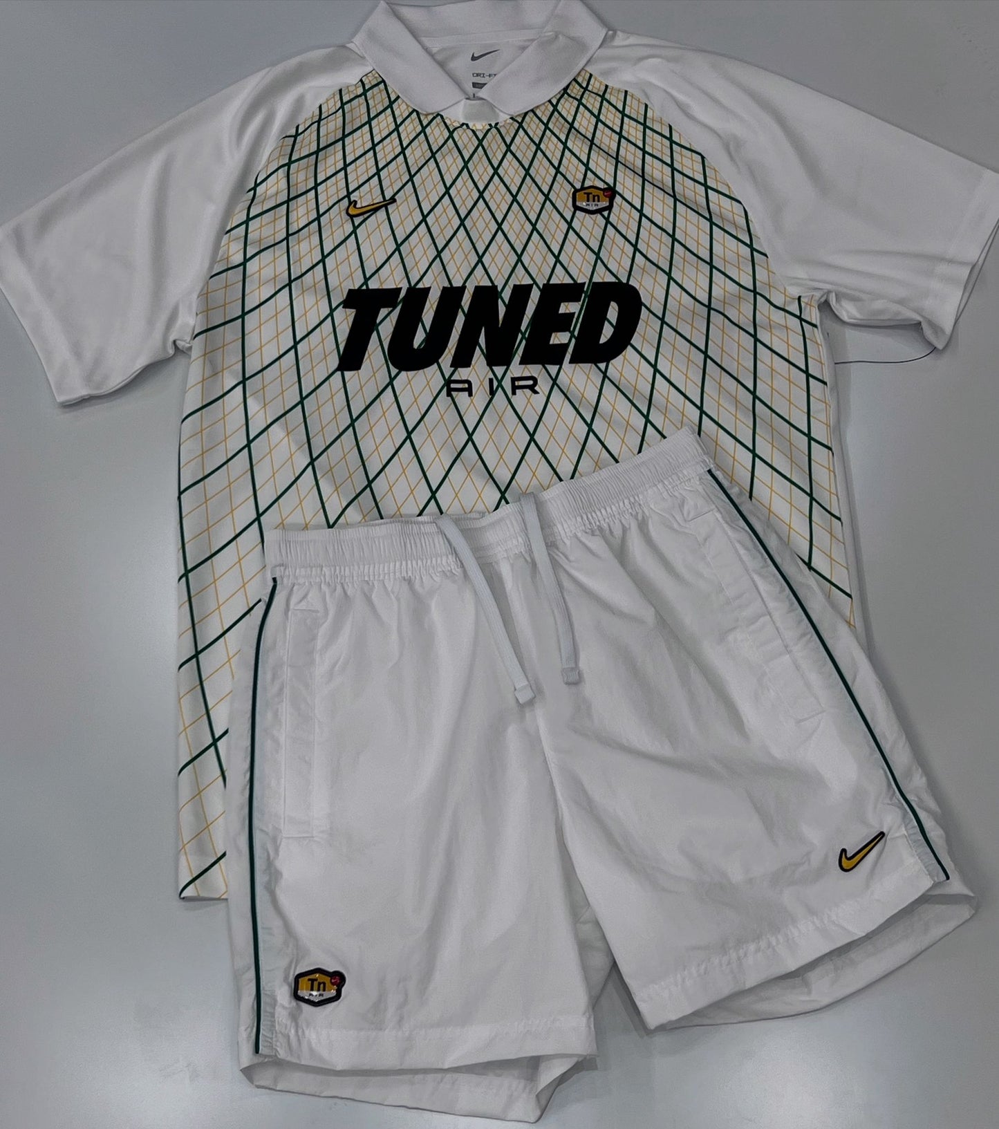 COMPLETO TN WHITE