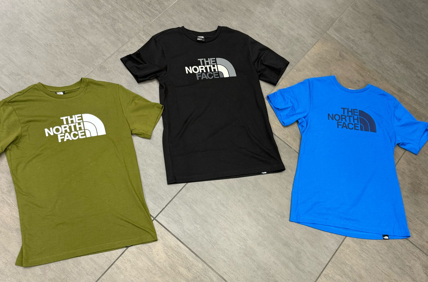 T-SHIRT THE NORTH FACE