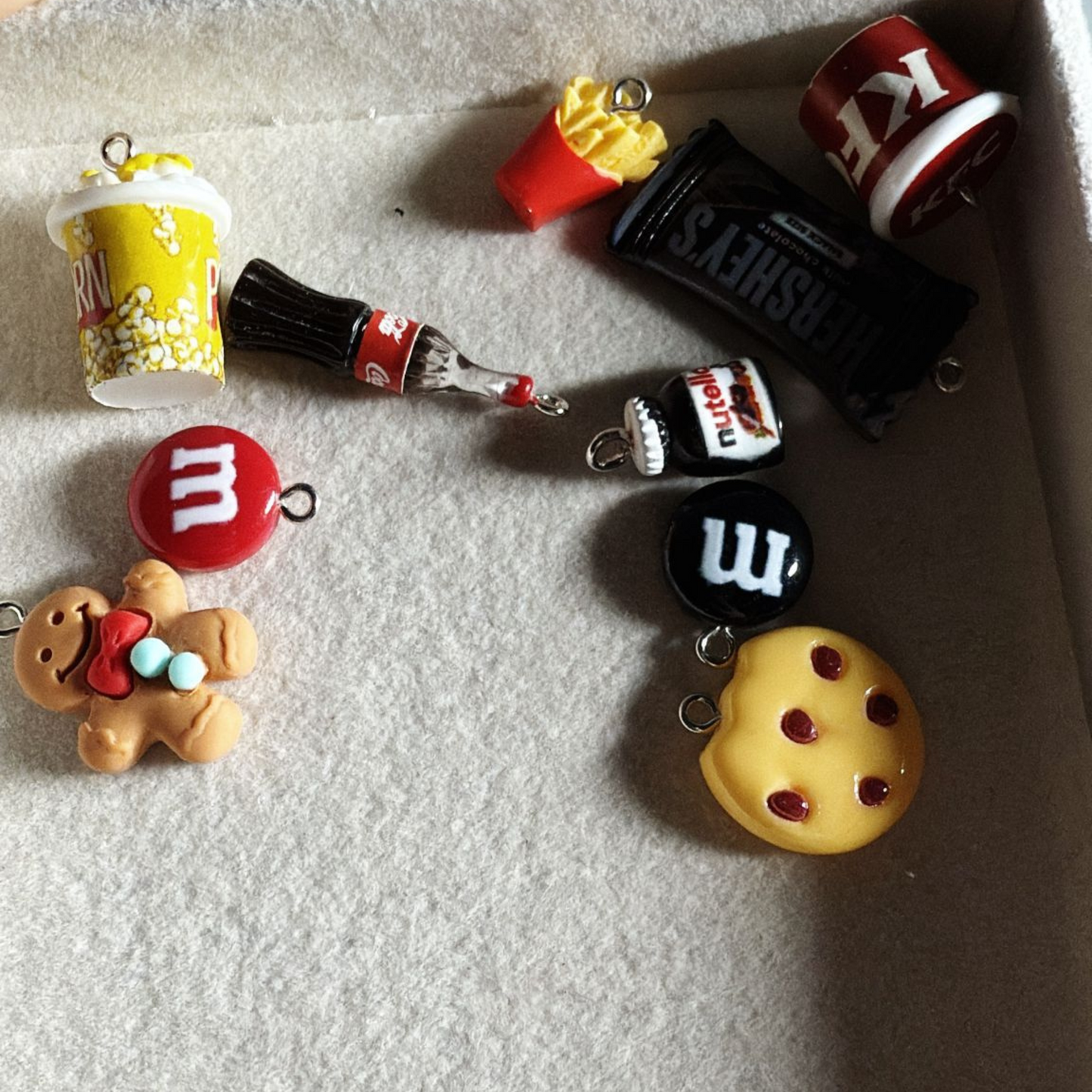 KIT ACCESSORI CIONDOLI M&M'S