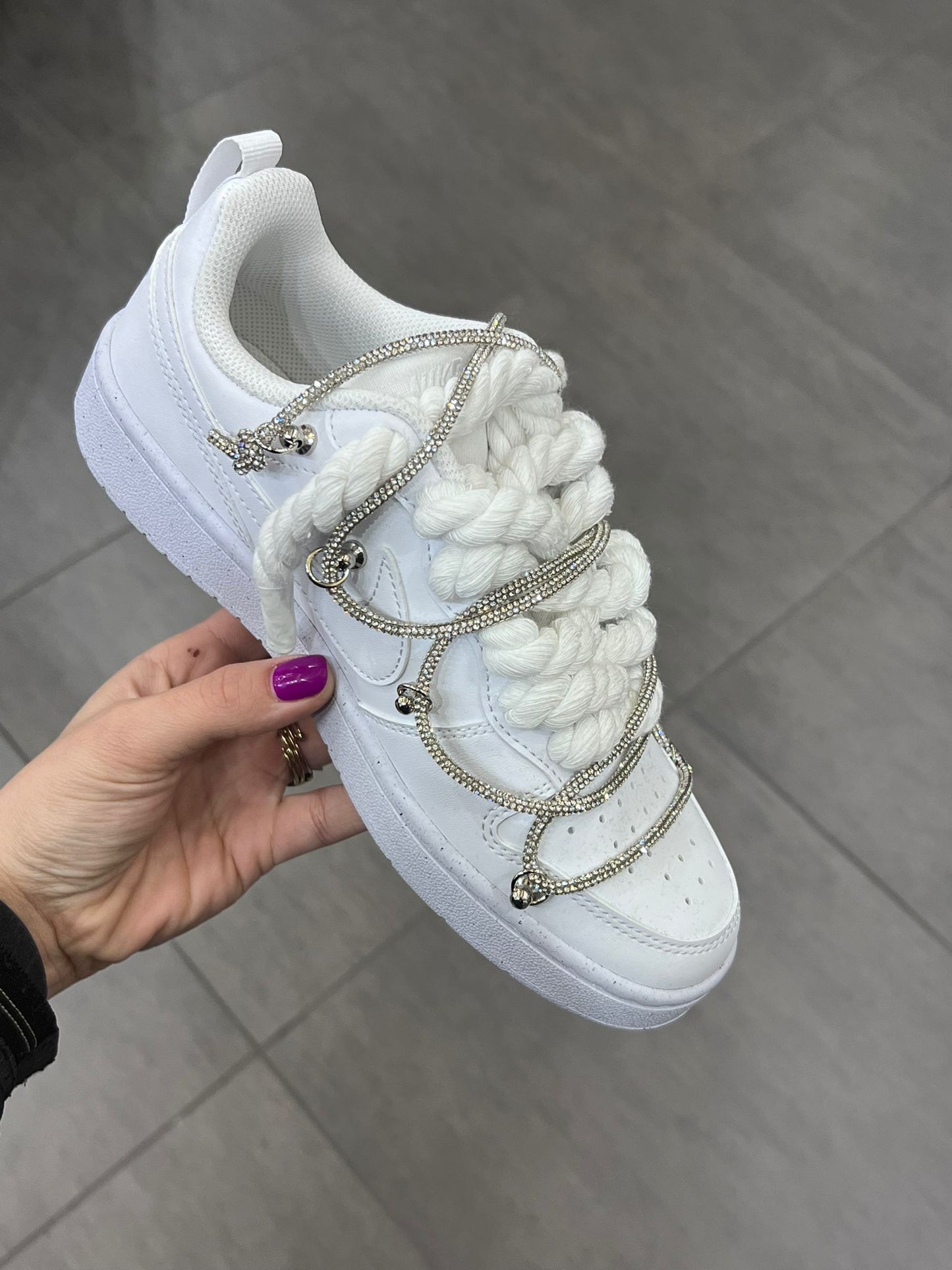 NIKE BOROUGH LACCIO CORDA E GLITTER