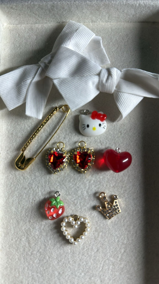KIT ACCESSORI CIONDOLI HELLO KITTY ROSSO
