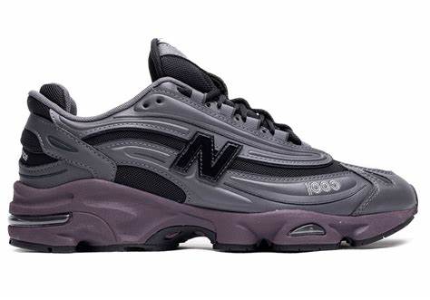 New Balance 1000 Black Burgundy / Nere Bordeaux
