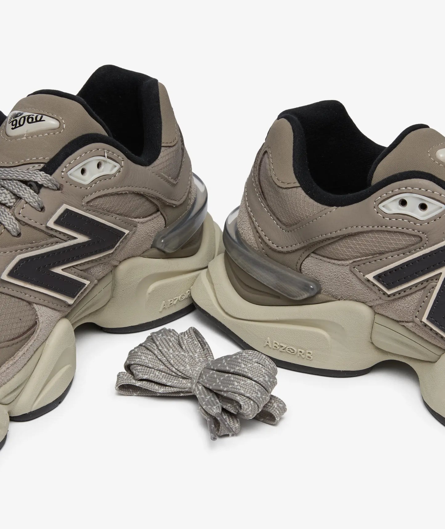 New Balance 9060 Marrone