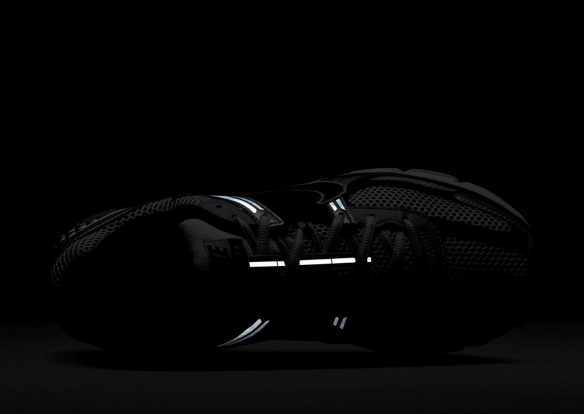 NIKE ZOOM VOMERO 5