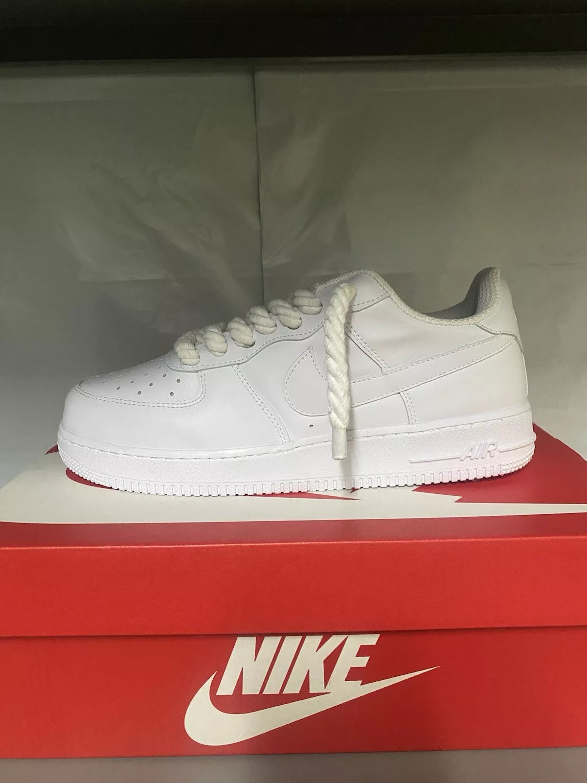 BOROUGH LACCIO BIANCO