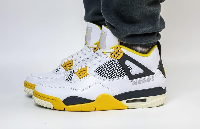NIKE JORDAN 4 COCONUT MILK