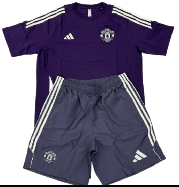 Completino Manchester United viola