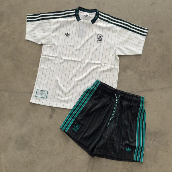 Completino Adidas x Liverpool football-club