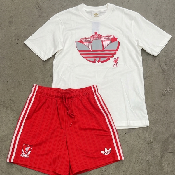 Completino Adidas x Liverpool