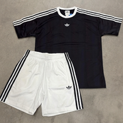 Completo Adidas Shirt con pantaloncini bianchi