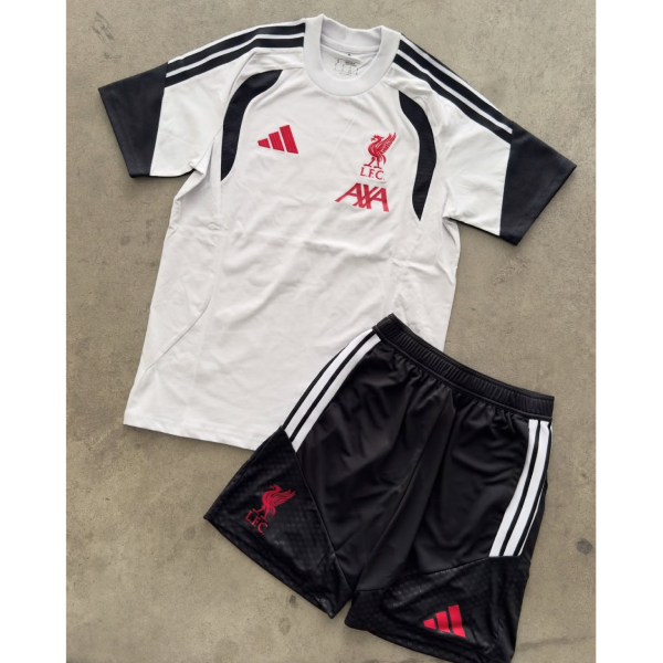 Completo Liverpool Shirt