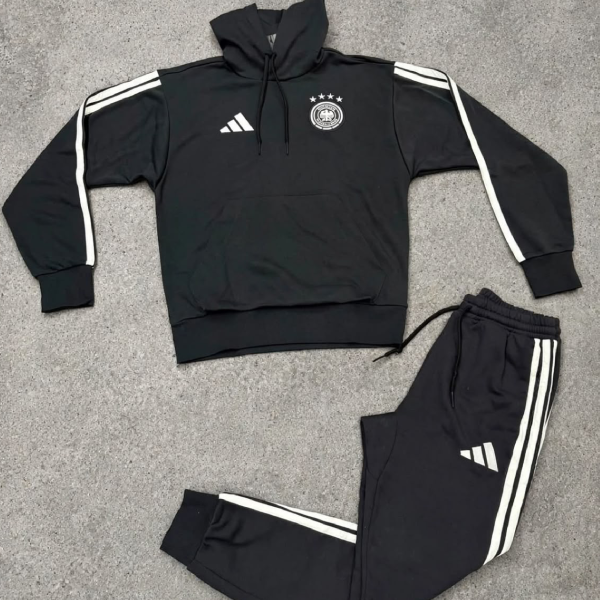 Tuta Adidas x German cappuccio