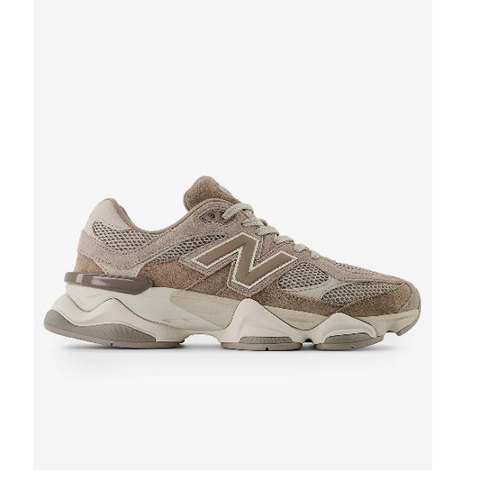 New Balance 9060 Marrone Uomo-Donna