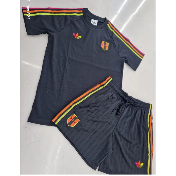 Completino Adidas x Perù