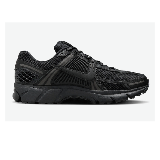 Nike Vomero Triple Black uomo