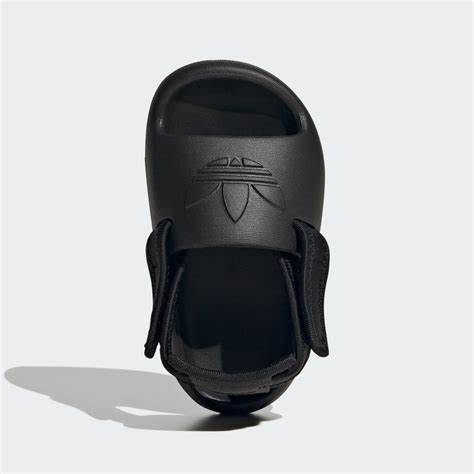adifom adilette