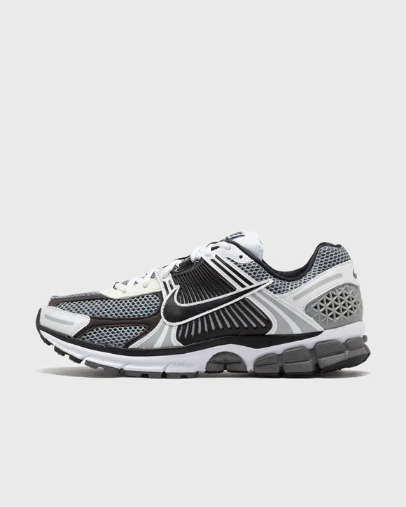 NIKE ZOOM VOMERO 5